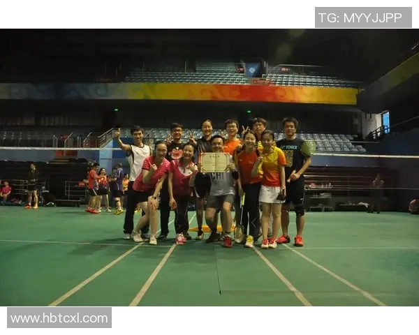 成都羽毛球队与深圳羽毛球队赛后复盘分析意识与战术的较量